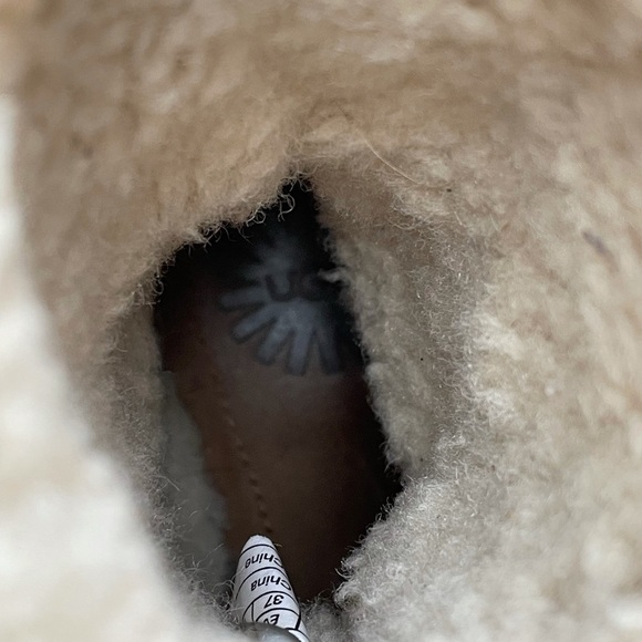 UGG Australia Akadia Shearling Lined Winter Boots - Picture 5 of 9